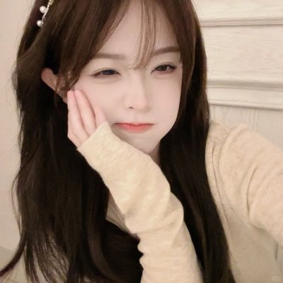 蓝色嘴巴的脸